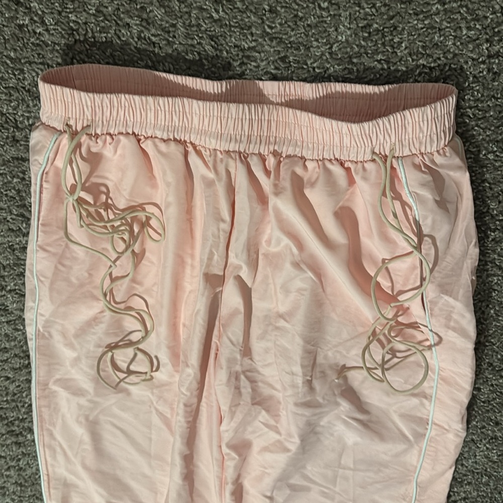 Size small - Picture 2 of 4